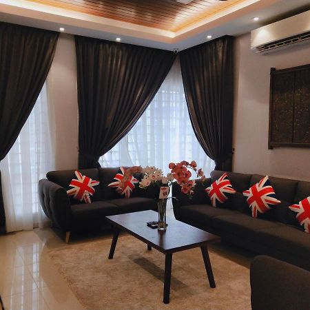 Sea Lion Kuala Selangor Semi-Detached Homestay Exterior foto